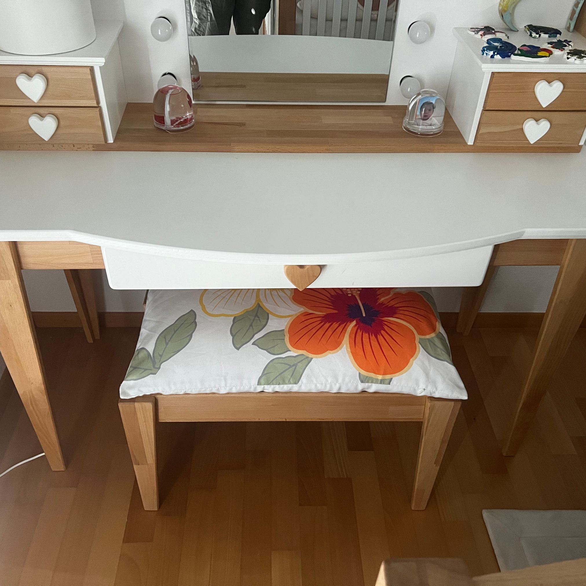 Large Vanity desk with mirror and lights